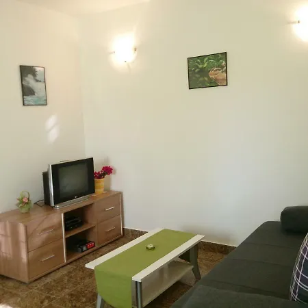 Eric I Paolo Apartmán