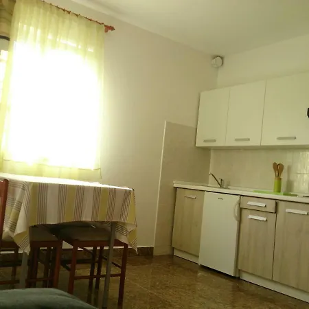 Eric I Paolo Apartmán Pula
