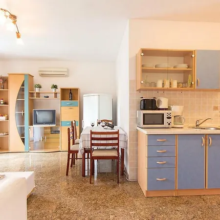 Eric I Paolo Apartmán